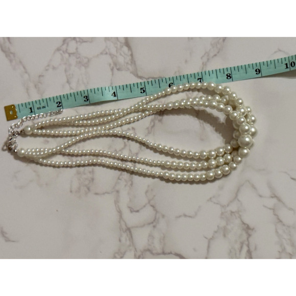 Vintage Faux Pearl Layered Necklace 3 Rows Adjustable 16-18 inches - Picture 6 of 6